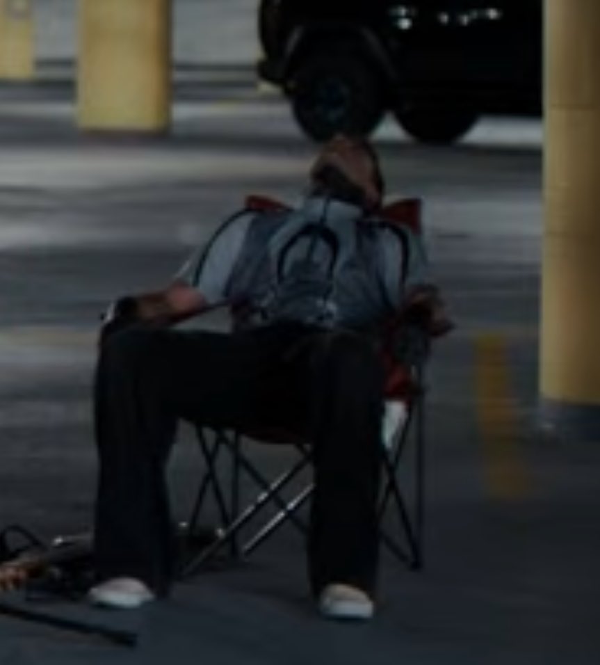 liqhtbearer's tweet photo. happy one year to us being rage baited into watching their lazy asses set up just for the stream to cut to black  🚬 https://t.co/UqwzGuq3X3
