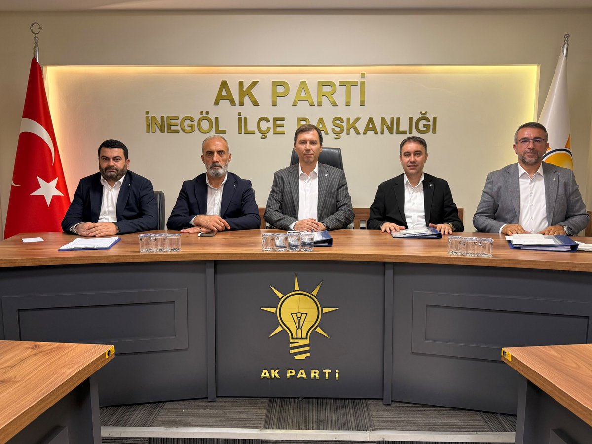 inegol_akparti's tweet photo. 14 Ağustos Cuma günü Ankara Millet Bahçesi’nde, Cumhurbaşkanımız Sn. Recep Tayyip Erdoğan’ın katılımlarıyla gerçekleştirilecek AK Partimizin 25. Yıl Kutlama Programı hazırlık ve planlamalarımızı değerlendirdiğimiz Haftalık Olağan Yönetim Kurulu Toplantımız gerçekleştirildi. https://t.co/8VuGplXVWt