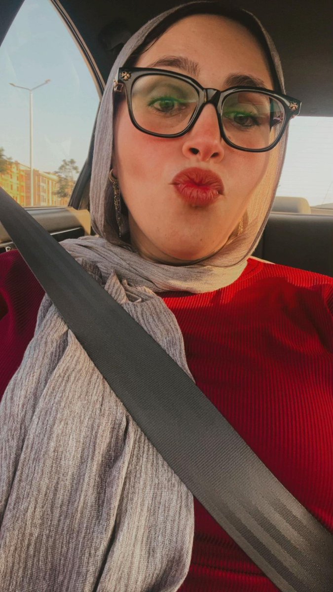 lamia10800's tweet photo. عايز اشم مناخيرك اوي ونفسك واقوم اعشرك قدام اخوكي خخخخخخ https://t.co/EycMJvFYzQ