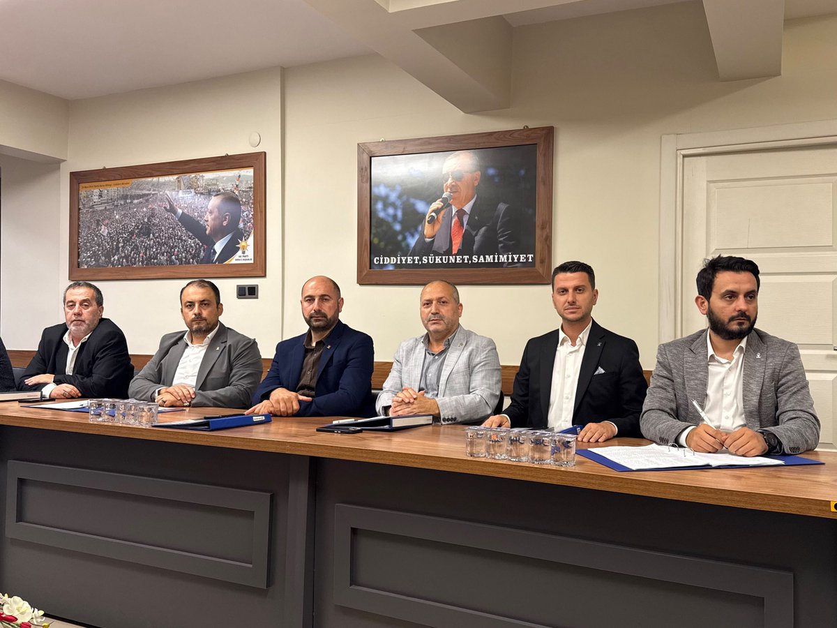 inegol_akparti's tweet photo. 14 Ağustos Cuma günü Ankara Millet Bahçesi’nde, Cumhurbaşkanımız Sn. Recep Tayyip Erdoğan’ın katılımlarıyla gerçekleştirilecek AK Partimizin 25. Yıl Kutlama Programı hazırlık ve planlamalarımızı değerlendirdiğimiz Haftalık Olağan Yönetim Kurulu Toplantımız gerçekleştirildi. https://t.co/8VuGplXVWt