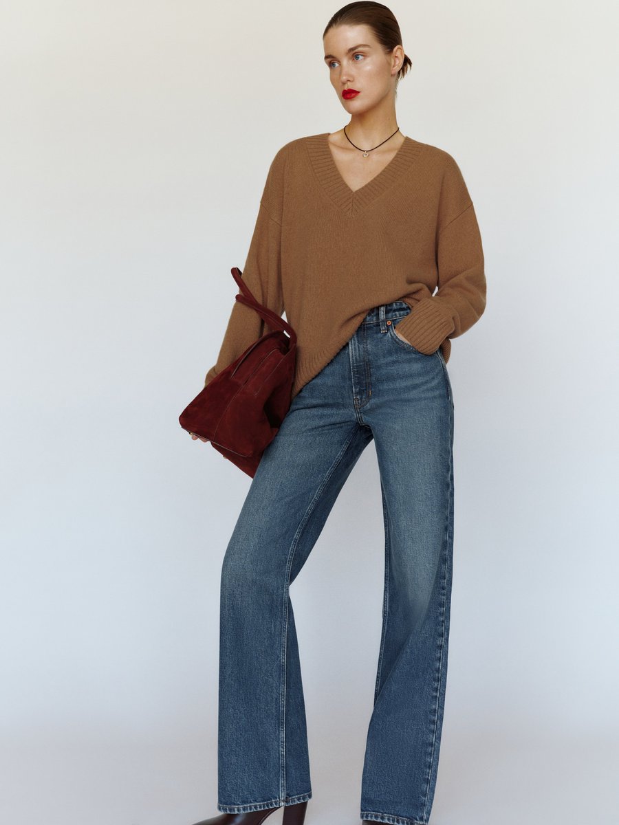 Reformation's tweet photo. 30% off select styles starts right now. Try not to buy everything.
https://t.co/cXUEaerYf2 https://t.co/EMIC4HDgDL
