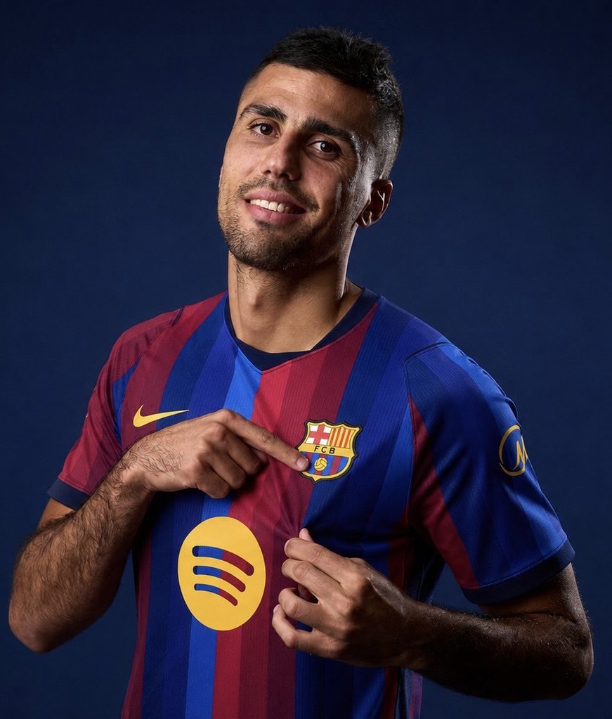ThirdIQFootball's tweet photo. 🚨 TRANSFER ALERT: Barcelona have now submitted a second offer for Rodri worth €65m plus €5m in add-ons.

Negotiations are progressing quickly as Barça hope to reach a final agreement between today and tomorrow.

#FCBarcelona #LaLiga #HansiFlick #Transfers https://t.co/3fvbdAbZo4