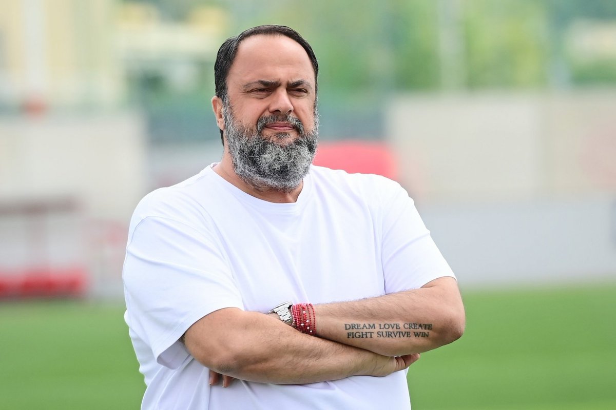 ThrylosZ's tweet photo. #OlympiacosFC Εισαι νο1 υπεύθυνος για αυτο το χαλι....Τα πήρες χοντρά απο τις πωλησεις και άφησες την ομαδα τελείως ξεκρεμαστη https://t.co/mGdxzSXQsx