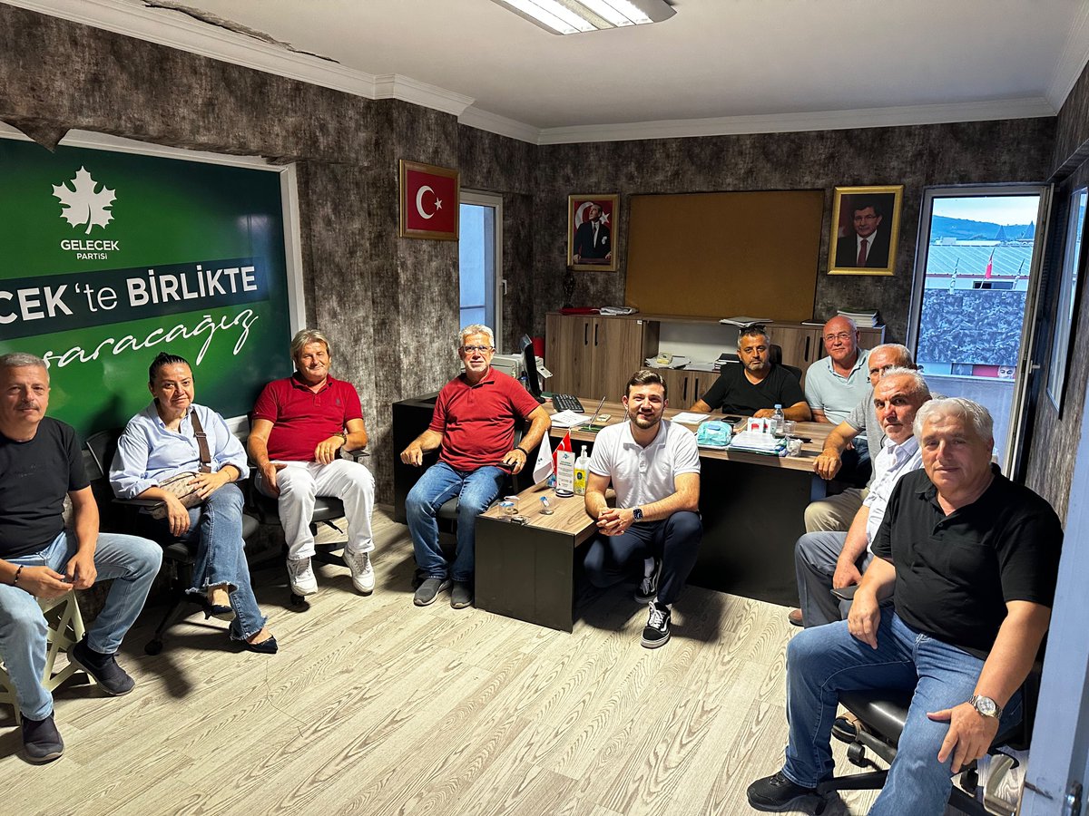 sakaryagelecek's tweet photo. 22 Ağustos öncesi son degerlendirme toplantısı yapıldı.
@sinangedik54 https://t.co/aIyNWezPRT