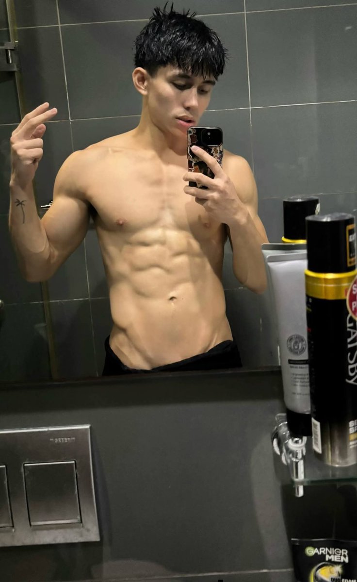 JohnSmithvo2w's tweet photo. Marcus Asis is 🔥
https://t.co/vYCxS9BvZm https://t.co/qrY0t1MYkd
