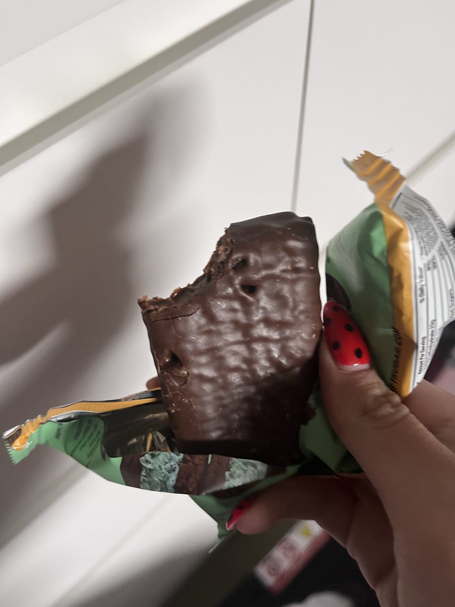 Linktheloser_'s tweet photo. Trying to burn off this bar I had on the walking pad ;-; https://t.co/bOh1kYCtkY