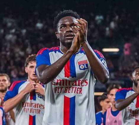 LesFansGones's tweet photo. Je suis pour le moment relativement impressionné dans les prises d’appuis et d’accélération d’Ernest Nuamah. 🔥

C’est rapide et vif, il a retrouvé son explosivité. 😳

#TeamOL #OLSparta https://t.co/snEqzPjwyl