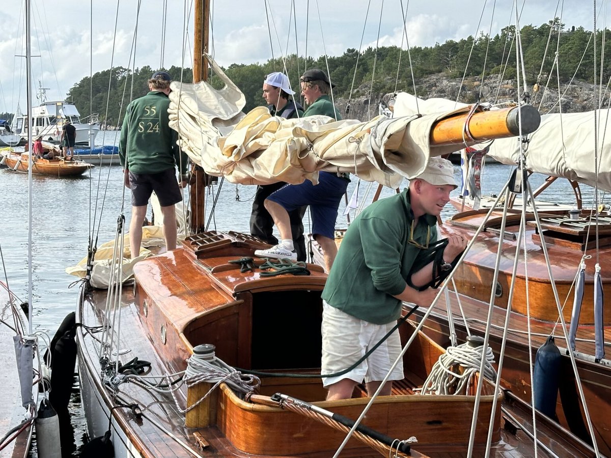 Ponalizer's tweet photo. @hanifbali Sandhamnsregattan ser också ut att ligga på 10/10 då man ser filmer från evenemanget https://t.co/CmkqJ4f5vH