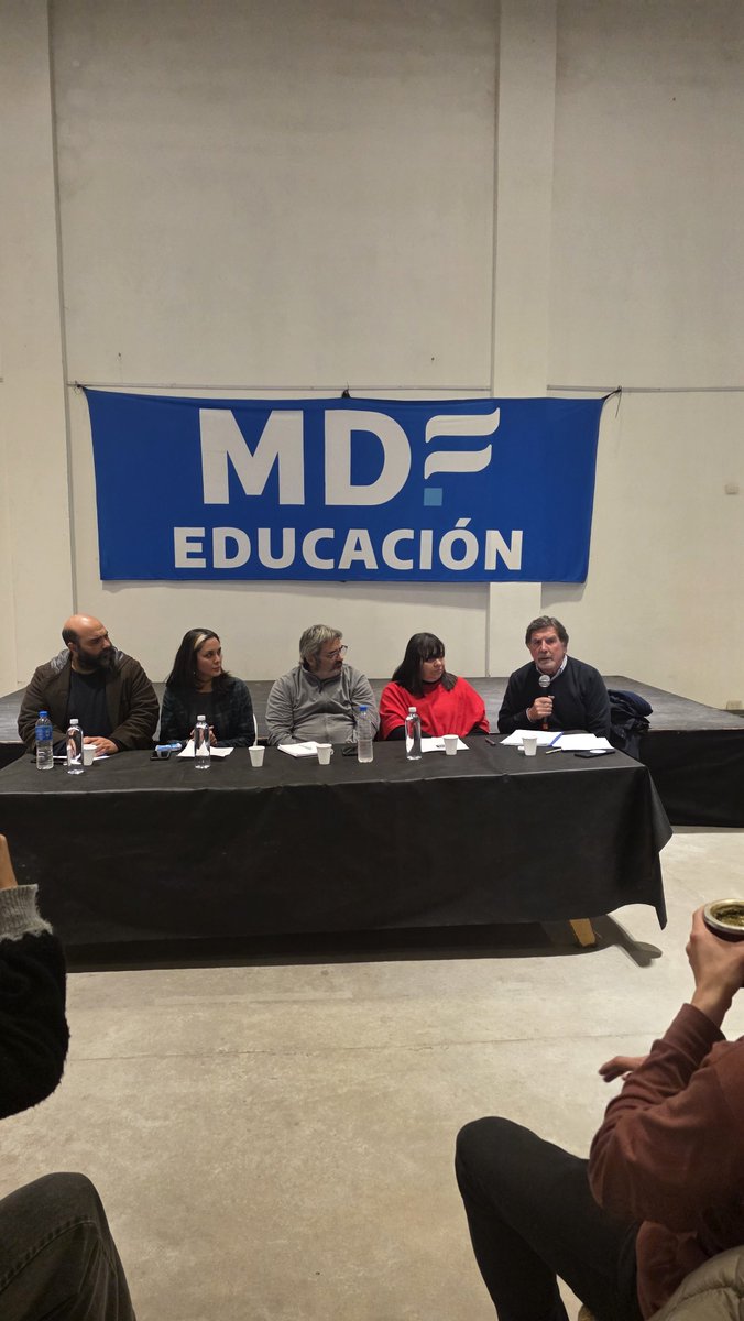 Profperonistas's tweet photo. Hoy en📍General Rodríguez acompañamos un nuevo encuentro de @MDFEducacion.
Seguimos construyendo colectivamente una propuesta educativa 2027, para defender la educación como derecho y construir una sociedad con más igualdad y oportunidades para tod@s.
@Kicillofok @AlbertoSileoni https://t.co/KihdodqozD