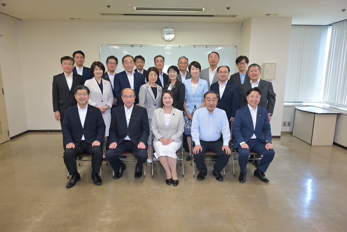 komeitoishikawa's tweet photo. 【北陸の夏季研で竹谷代表】
　公明党の竹谷とし子代表は１０日、金沢市内で開催された党北陸方面本部の夏季議員研修会であいさつしました。

「公明党がめざすのは清潔な政治だ。中道政治の塊を作り、これを実現していく」と力説しました。 https://t.co/ZsUYBKPqdu
