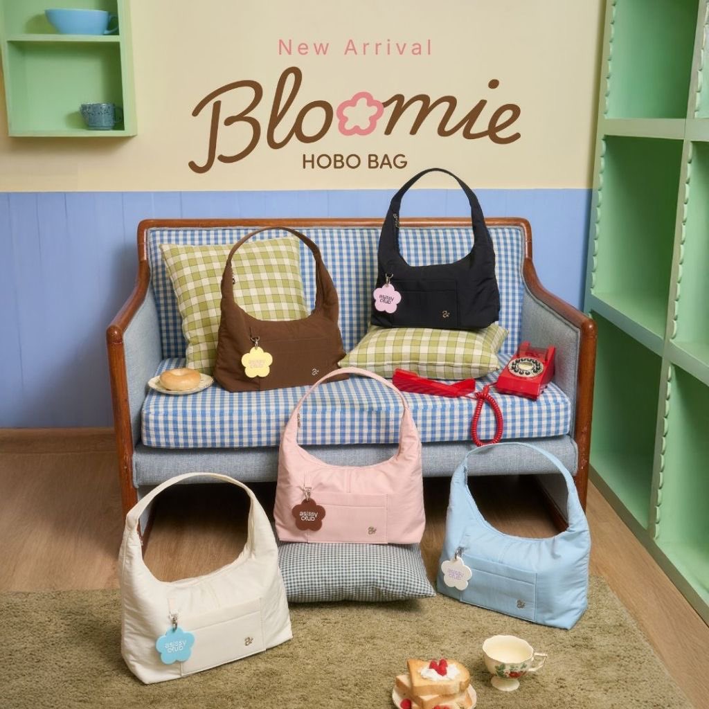 hasun03531's tweet photo. เราขอมา #ป้ายยา กระเป๋าผ้ากันน้ำของ https://t.co/KngLSkW7L1 รุ่น Bloomie Hobo Bag แบรนด์คนไทยนะคะ ซื้อกระเป๋าแถมชาร์มที่ห้อยด้วยน้า รุ่นนี้สามารถใส่ไอแพด11นิ้วได้นะคะ เราซื้อมาเป็นสีม่วงเลย ตัวกระเป๋าผ้าเป็นวัสดุไนลอน มีความนุ่มมาก กระเป๋าน้ำหนักเบา กันน้ำได้จริงนะคะ แถมใส่ของได้เยอะมากๆเลยค่ะ สะพายแล้วไม่เจ็บไหล่เลย แถมดีไซน์สวยมากใส่ได้ในทุกวันๆ หรือจะใส่ไปเรียนก็เหมาะมากค่ะ กระเป๋ารุ่นนี้แมทช์กับเสื้อผ้าได้ทุกลุคเลยน้าส่วนตัวใส่ไอแพด และ powerbank ได้ด้วยนะคะ ซื้อใบเดียวแต่คุ้มมากๆ แถมทางร้านยังมีหลายสีให้เลือกอีกเยอะเลยนะคะ #กระเป๋า #กระเป๋าสะพาย 

📌พิกัด  https://t.co/iHmxMKFGtb