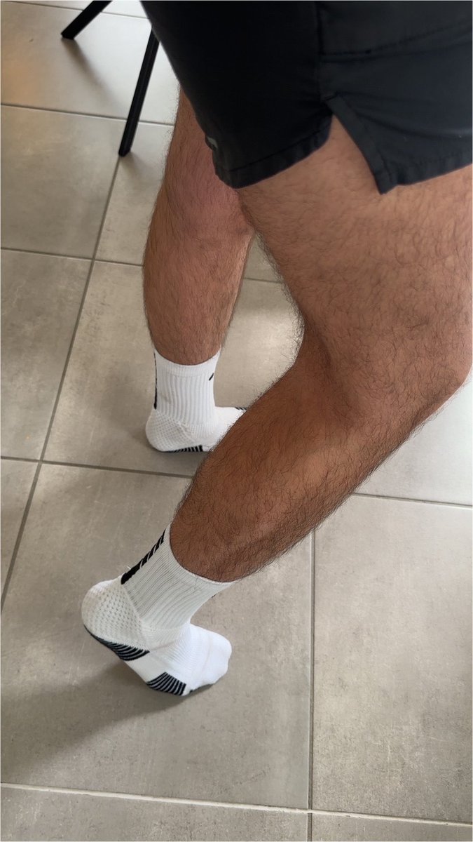 JB_3195's tweet photo. Who else thinks I could do with some more Nike elites? 😈
#nike #nikeelite #socks #meninsocks https://t.co/9cQ61zEOho
