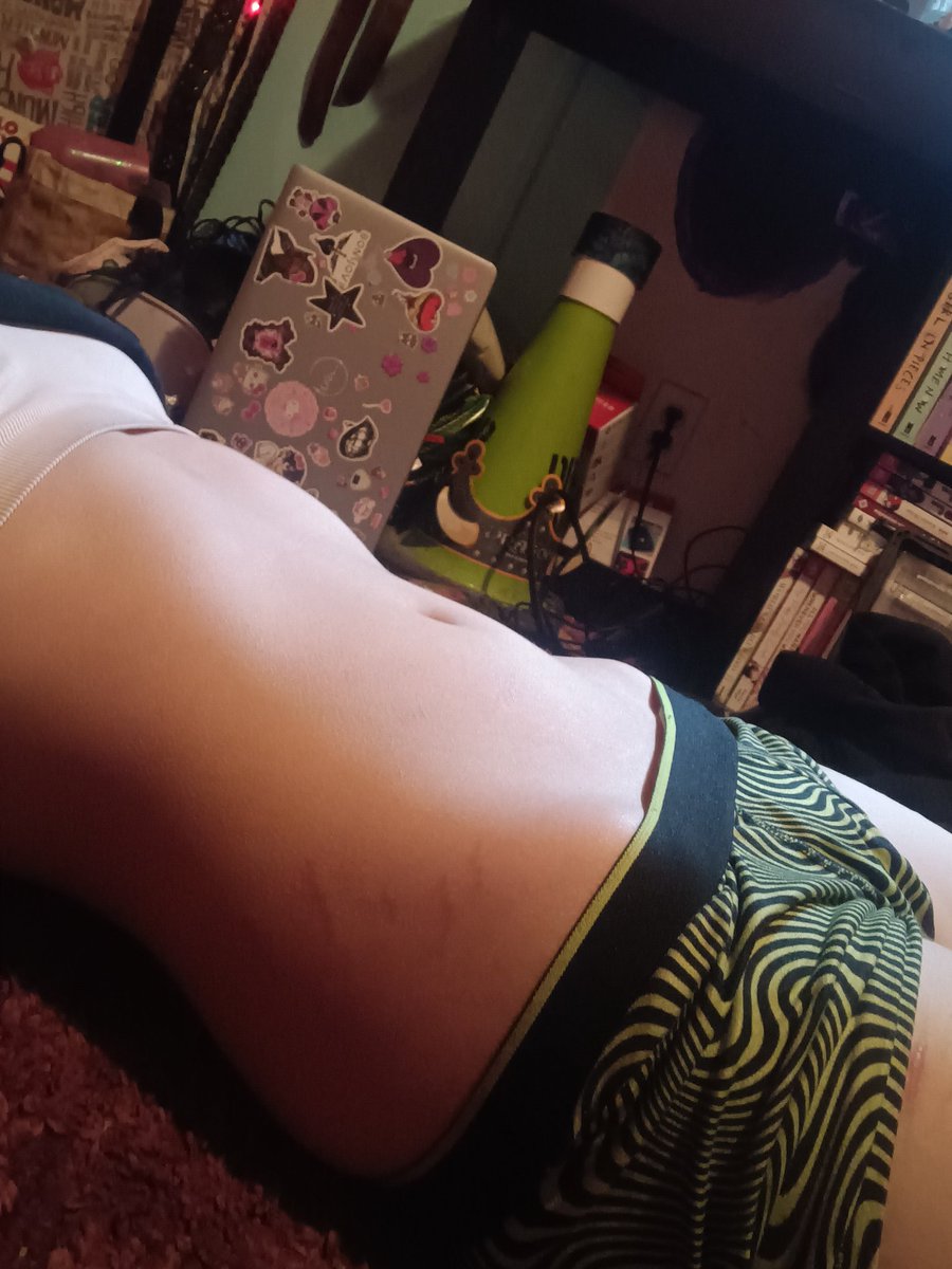 Hanako_Hikimori's tweet photo. Progress #comparespo #edrtwt #edtwt #thinspo #bones #bodycheck #yourchoice
Today(114lbs) march(123lbs) https://t.co/8FoZjOKInT