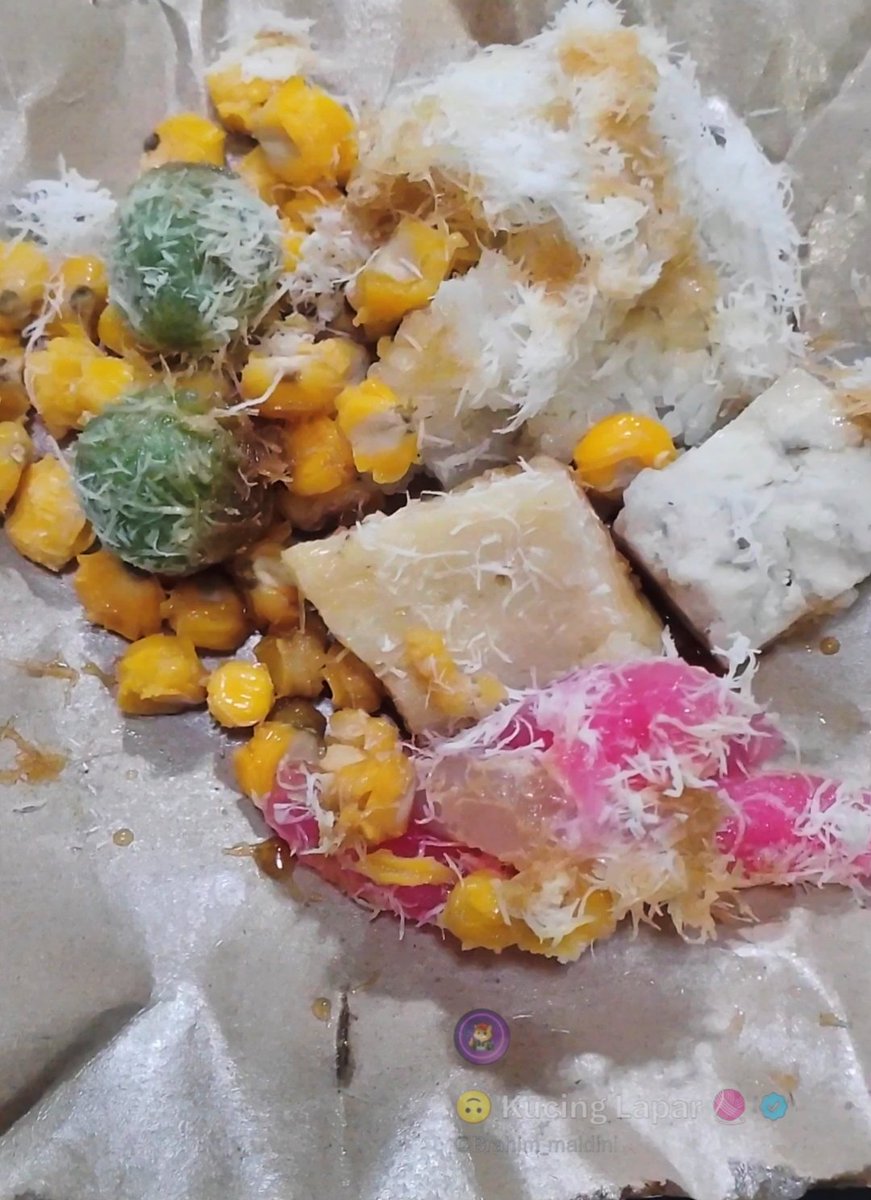 Brahim_maldini's tweet photo. Day 2 sarapan 5ribu challenge 
Campur-campur jajanan :
𝙆𝙡𝙚𝙥𝙤𝙣, 𝘾𝙚𝙣𝙞𝙡, 𝙂𝙚𝙩𝙝𝙪𝙠, 𝙂𝙧𝙤𝙣𝙩𝙤𝙡 

Disiram juruh Aren. 

Lumayan buat nahan laper sampe jam 9.15 🙃

#Sarapan5ribu https://t.co/T6AJHFRigU