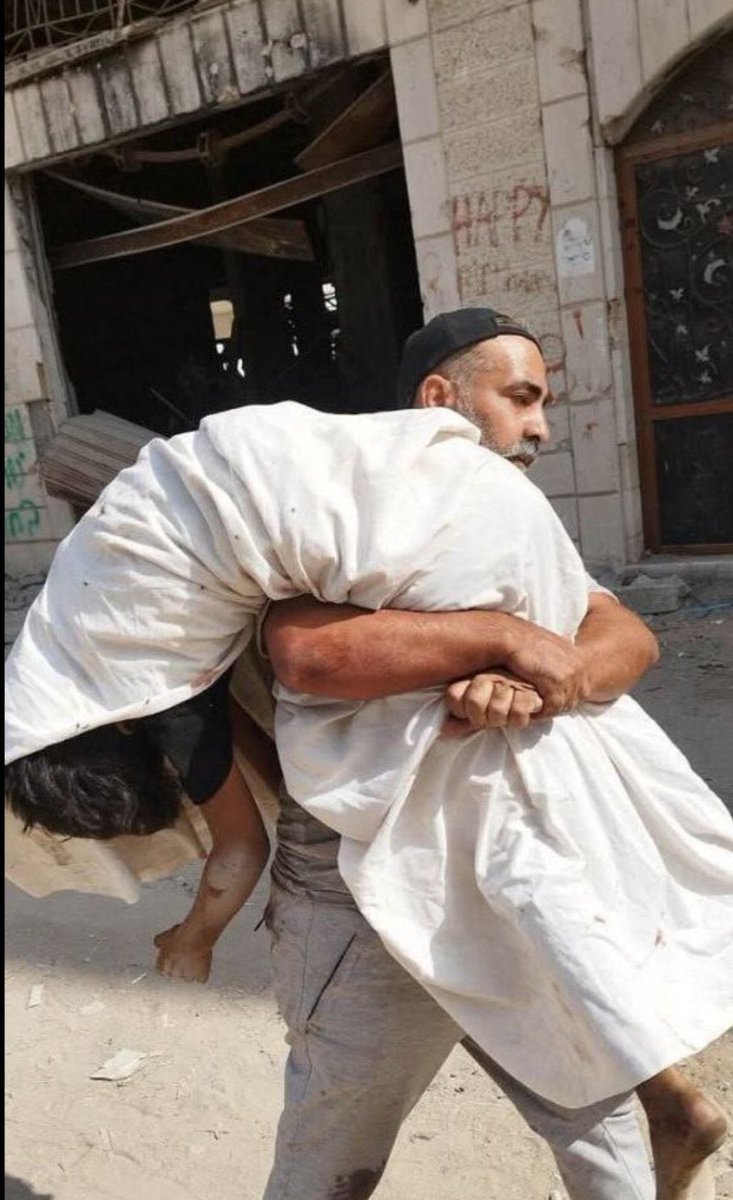 sows86's tweet photo. آهه يا أهل غزة فأنا لن أنساكم أبدا 😭😭 https://t.co/8lih9ohPvD
