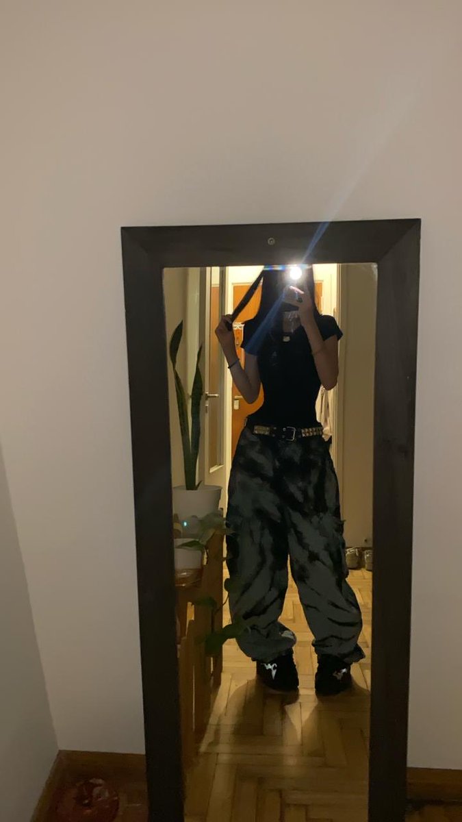PhoebeXDream's tweet photo. pure intentions with perverted undertones https://t.co/UY4FodPchY