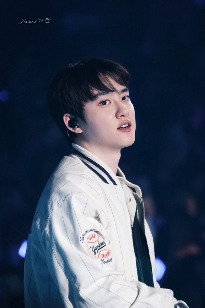 misoonstar_112's tweet photo. 그저 경수를 바라보는 것만으로도 충분해요. 구구절절한 이유나 긴 설명은 필요 없죠. 그저 한 번의 시선만으로도 다시금 강렬하게 와닿으니까요.
그가 지닌 그 조용하면서도 압도적인 '무언가'가
내 마음을 꽉 붙잡고 놓아주질 않아요. 마치 나를 완전히 사로잡아버린 것 같은데, 솔직히 말하자면... 난 그 상태가 정말 좋아요. 🫠
