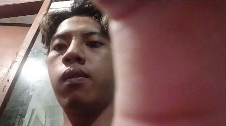 aqueenavallerie's tweet photo. ini adalah muka dari sagapung dan pelaku revenge porn. dia ngancem² aku. tolong bantu qrt guys makasi🥺 https://t.co/Wl3e4A0nM1