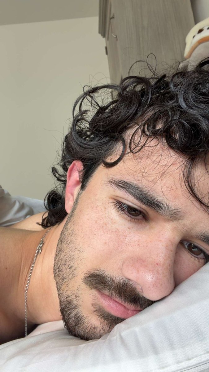 curvy_square's tweet photo. #freckles #goatee #hi #yay https://t.co/qfk0hWNhnE