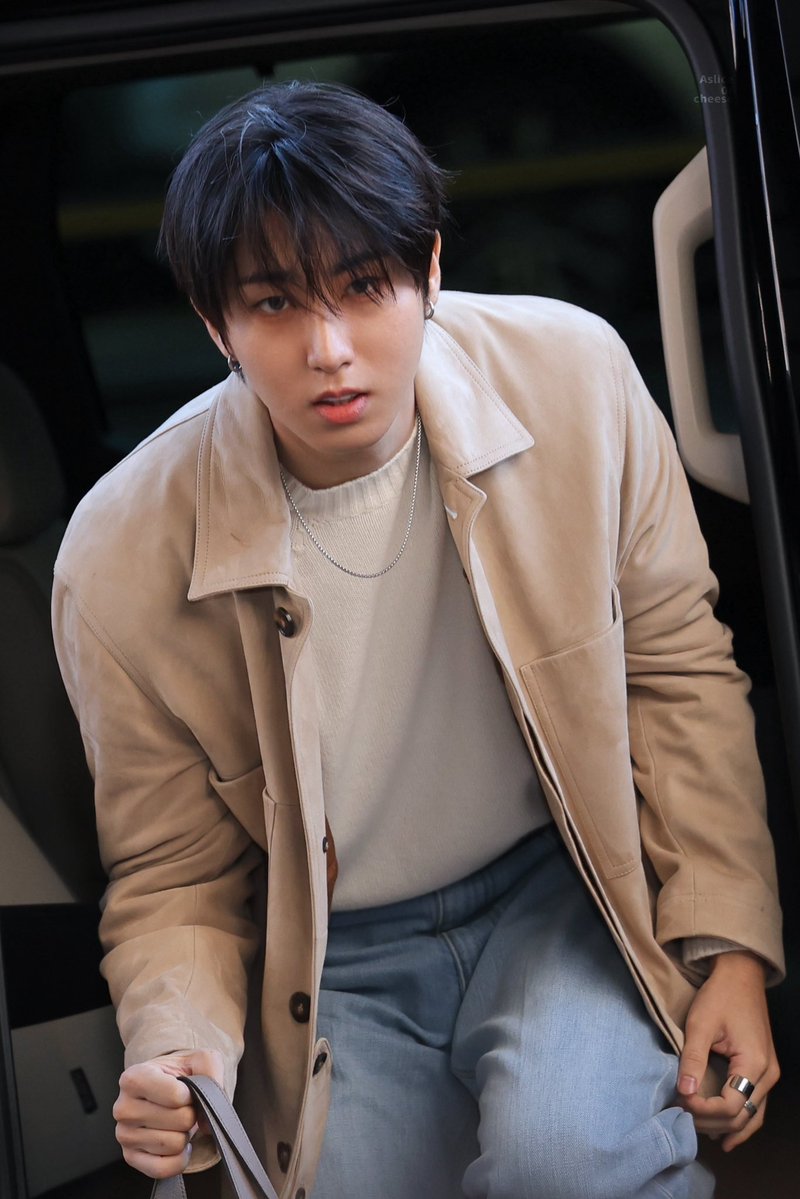 an_O1h's tweet photo. Cream is really Jisung’s color https://t.co/xcjemEDFhT