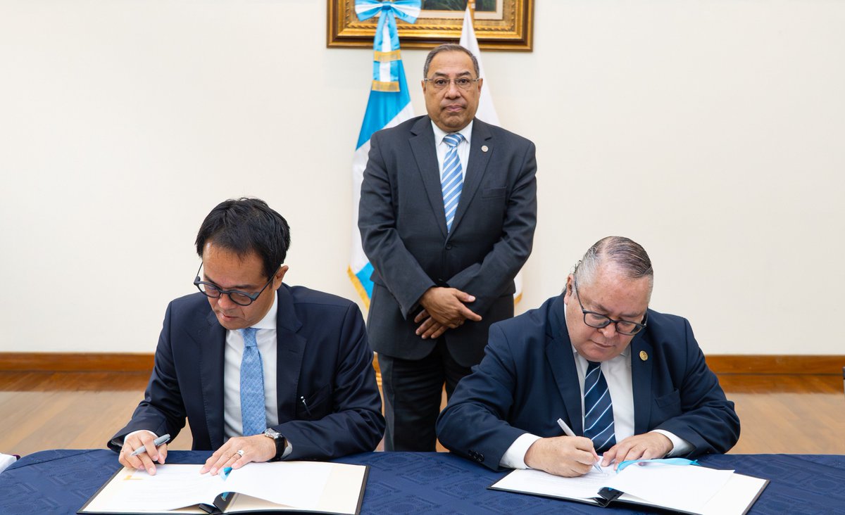 MinexGt's tweet photo. 🇬🇹🇯🇵 | El Ministerio de Relaciones Exteriores (MINEX) recibió al Sr. Takuya Morita, cónsul honorario de Guatemala en Kioto, Japón, en el marco de una visita de trabajo orientada al fortalecimiento de las relaciones de amistad y cooperación entre Guatemala y Japón.

#NotaDePrensa 🔗 https://t.co/YwqzHF9Tb8