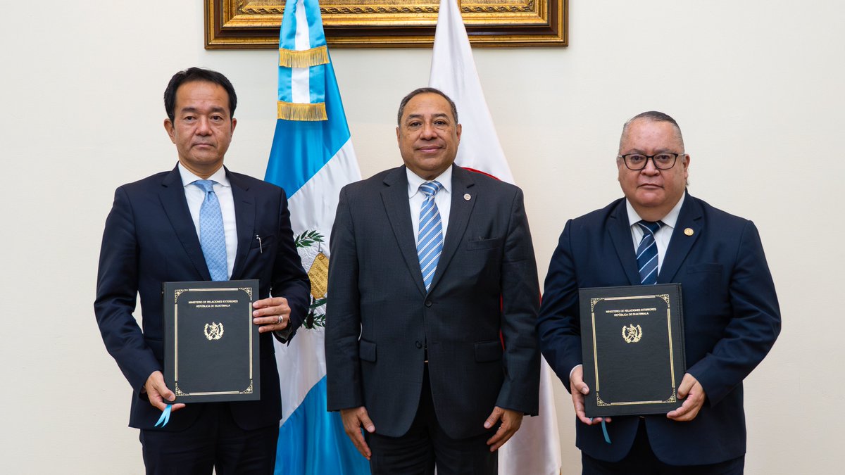 MinexGt's tweet photo. 🇬🇹🇯🇵 | El Ministerio de Relaciones Exteriores (MINEX) recibió al Sr. Takuya Morita, cónsul honorario de Guatemala en Kioto, Japón, en el marco de una visita de trabajo orientada al fortalecimiento de las relaciones de amistad y cooperación entre Guatemala y Japón.

#NotaDePrensa 🔗 https://t.co/YwqzHF9Tb8