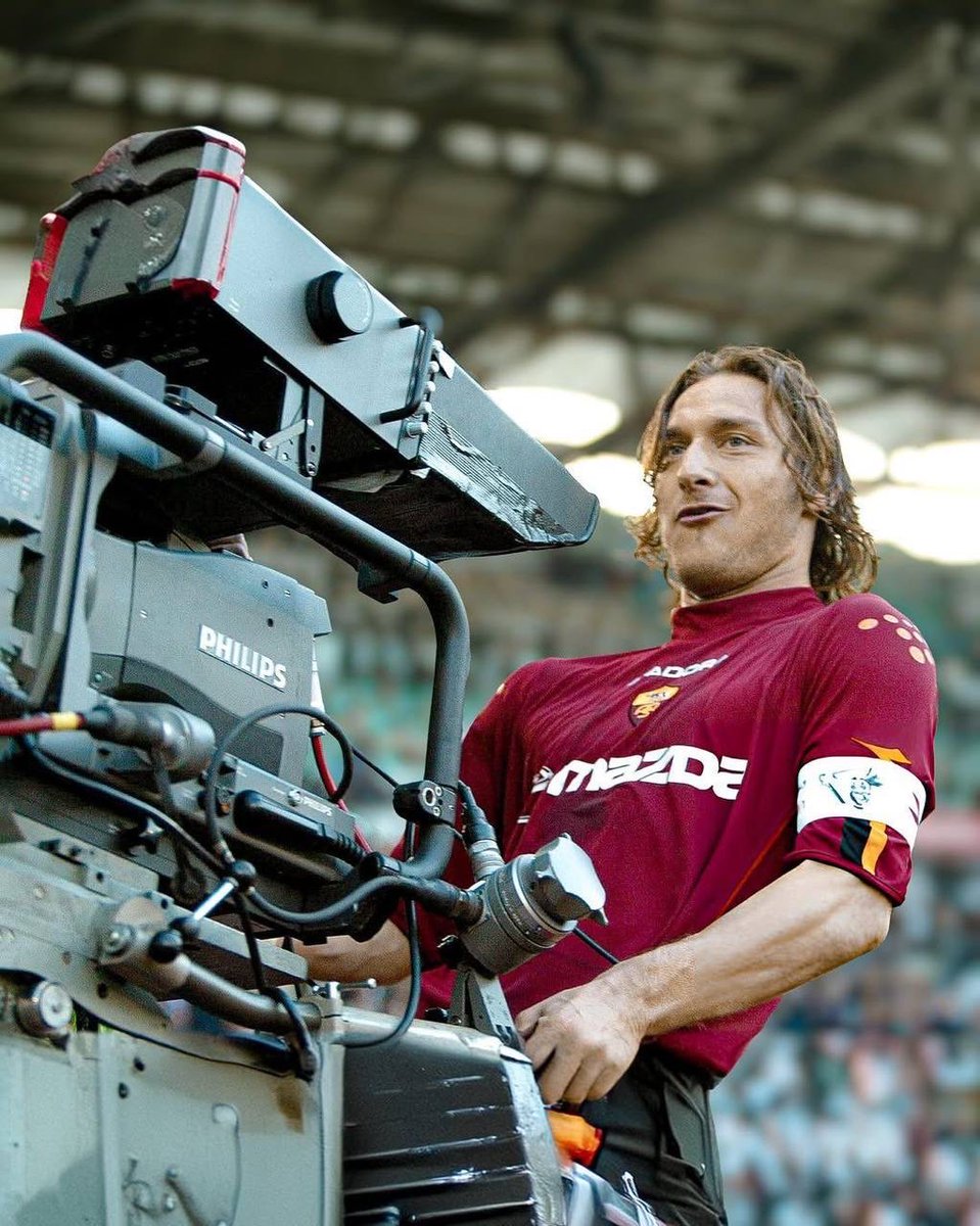 KalshiEPL's tweet photo. 🚨 REMINDER: No player in Europe top 5 leagues has ever spent more than 17 years in a club. 

Totti spent 25 years at Roma. https://t.co/uWd2dbjduH