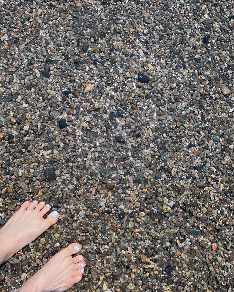 wobs415's tweet photo. Howdy! 🌻 Don’t forget: every small step matters, and you’re doing amazing. ☀️
LHaw https://t.co/V4Ph1r5zRR