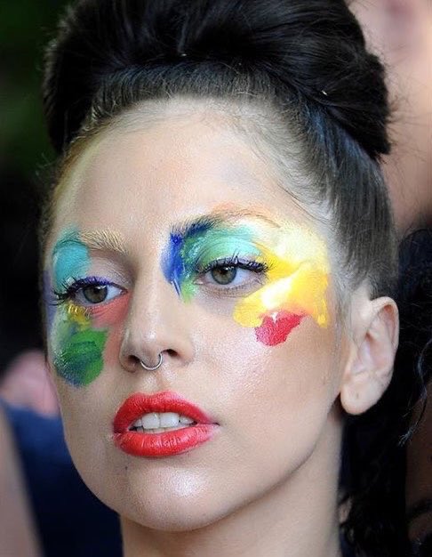 gagadontist's tweet photo. Applause makyajı erası çok güzeldi 😭 https://t.co/aXXwG33GME