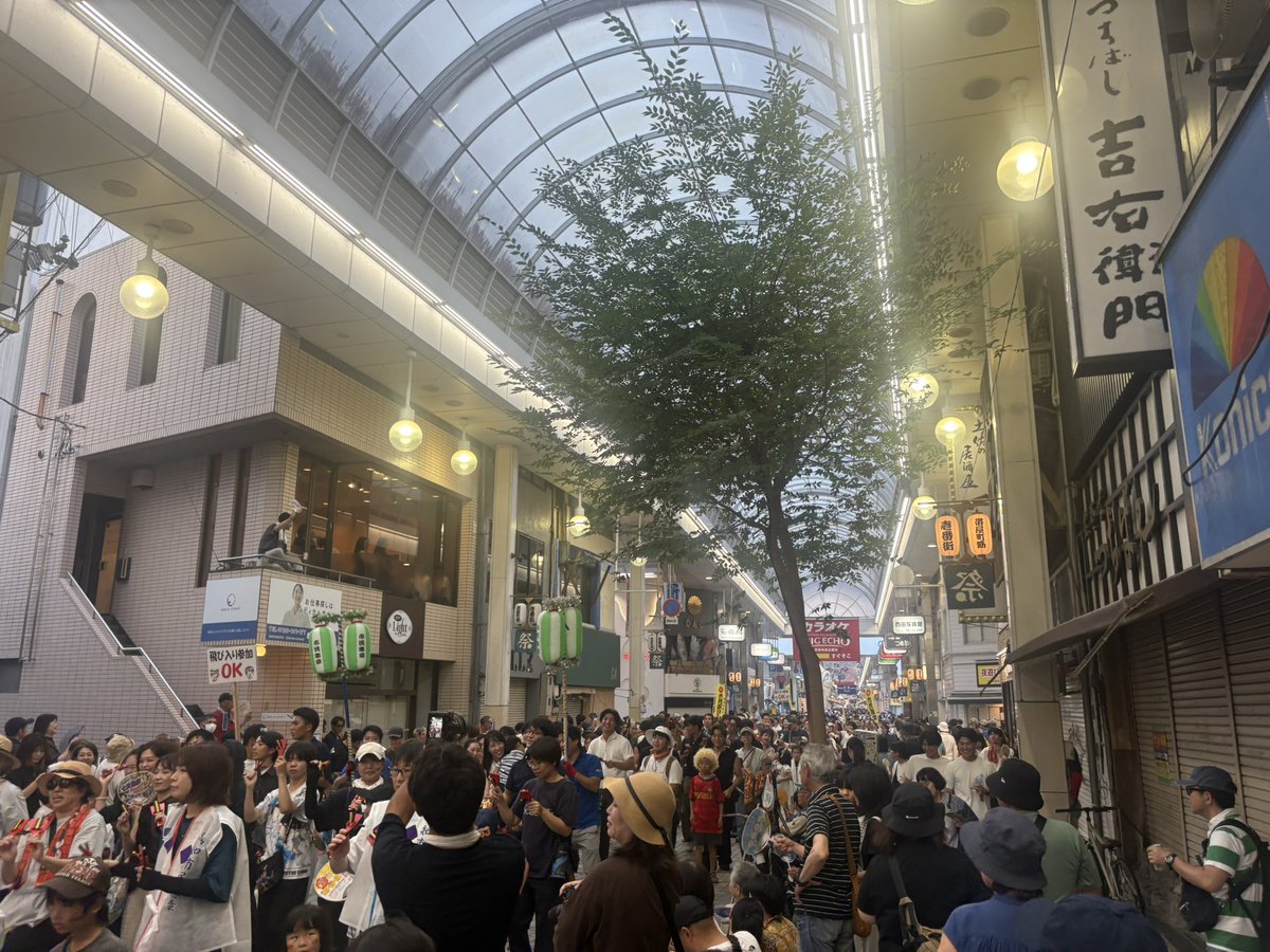 dig_kunita's tweet photo. 宮崎も高知も、東京民は僻地だとバカにしがちだけど、あまりに県境峠が長すぎて他の県と行き来しにくいだけで市内はめちゃくちゃ都会なんだよな https://t.co/zez07sUHKP