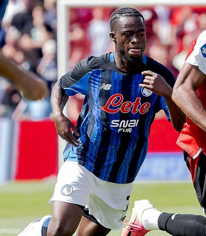 simon_prempeh's tweet photo. Kamaldeen Sulemana is expected to be out of action between 2-3 months following his injury against Schalke 04

The Atalanta forward has sustained a second-degree tear of the medial collateral ligament in his left knee. 
[@APaglia7]

Oh God…. Why? https://t.co/8BLLliTpAN