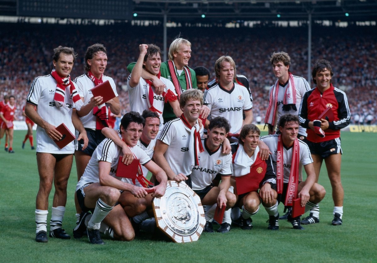 WhitesideOne's tweet photo. Charity Shield, August 20, 1983

MANCHESTER UNITED        2
Bryan Robson (23', 62')
LIVERPOOL                               0

Wembley:  92,000 https://t.co/oFJCwtO85O
