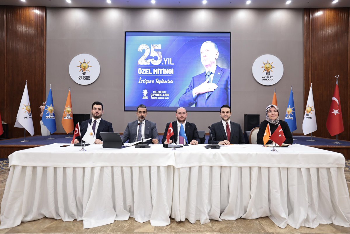 efedemirhann's tweet photo. Teşkilat Başkanımız Sayın @abuyukgumus ve Ankara İl Başkanımız Sayın @hakanhanozcan ile birlikte Genel Başkanımız ve Cumhurbaşkanımız Sayın @RTErdogan’ın katılımlarıyla gerçekleştireceğimiz 25. Yıl Özel Mitingimiz öncesinde Ankara İl Teşkilatımızla istişare toplantımızı gerçekleştirdik.

Milletimizle Çeyrek Asır, Türkiye Geleceğe Hazır 🇹🇷

@acarfaruka