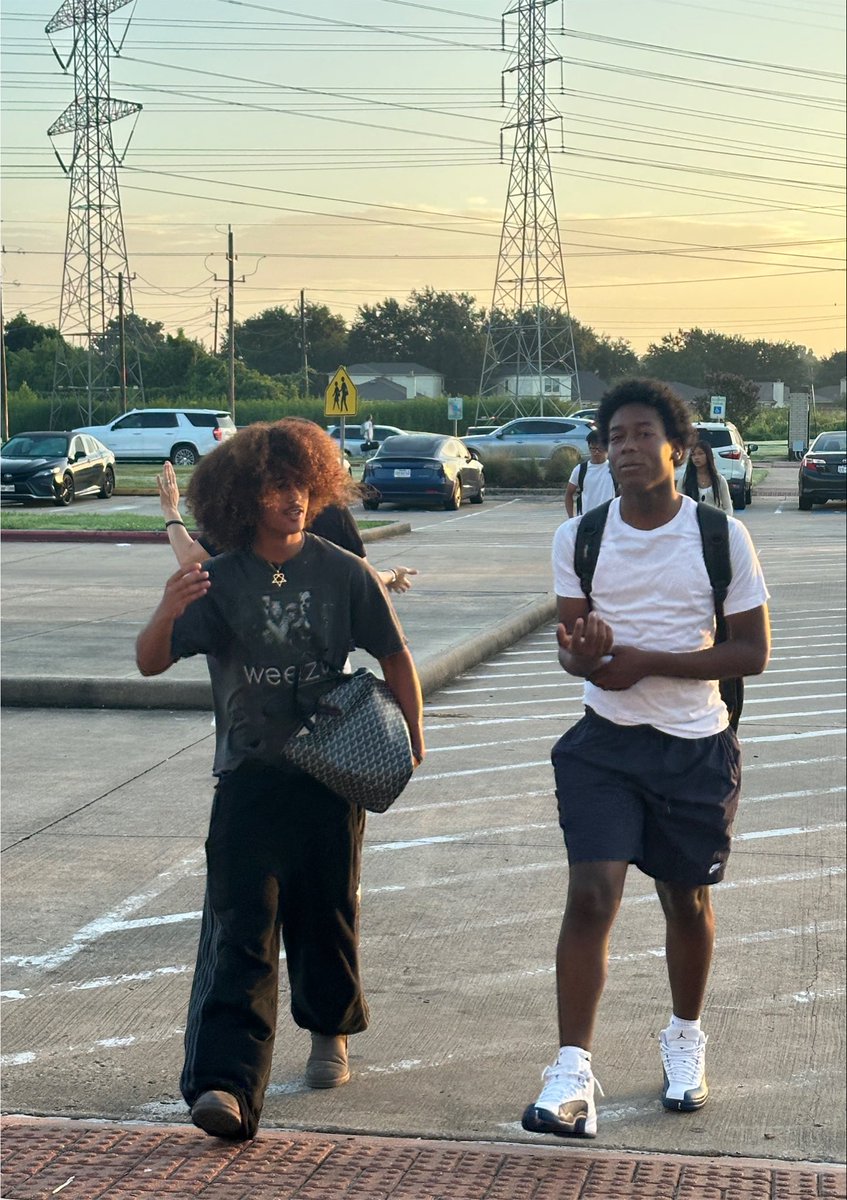 RPHS_Panthers10's tweet photo. @RGAPMobileLive @RPHS_CCR 🎯#BackToSchool26 🎯: Welcome to our 1st day of school! Its going to be a #GreatDay full of energy, excitement, curiosity, spirit, &amp; unknowns…! #BeInnovative #BeIntentional #BeInclusive #EveryPantherEveryDay @RGAPMobileLive @RPHS_CCR #ALLIn26 #MakeYourMark https://t.co/211EfuNoxI