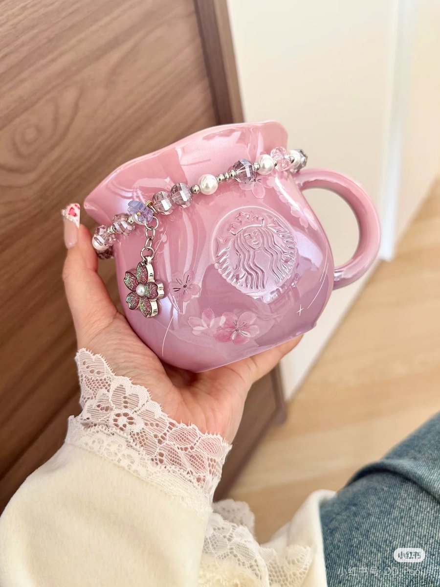 insperarise's tweet photo. floral starbucks mug 🌸 https://t.co/qMaOylD1Pc