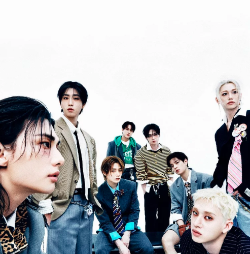 AboutMusicYT's tweet photo. Stray Kids becomes the first act in history to debut their first nine charting albums on the Billboard 200 at #1. https://t.co/86pNLge9Hv