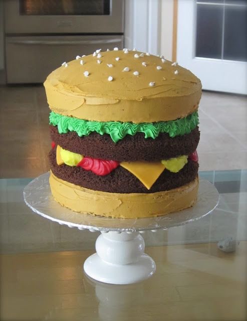 boftwtbakery's tweet photo. ╰┈➤ a sweet treat has arrived!
from: @saseumg 
to: @wjfies 

“at the end of the day burger is burger„ https://t.co/YuP53Q3lgm