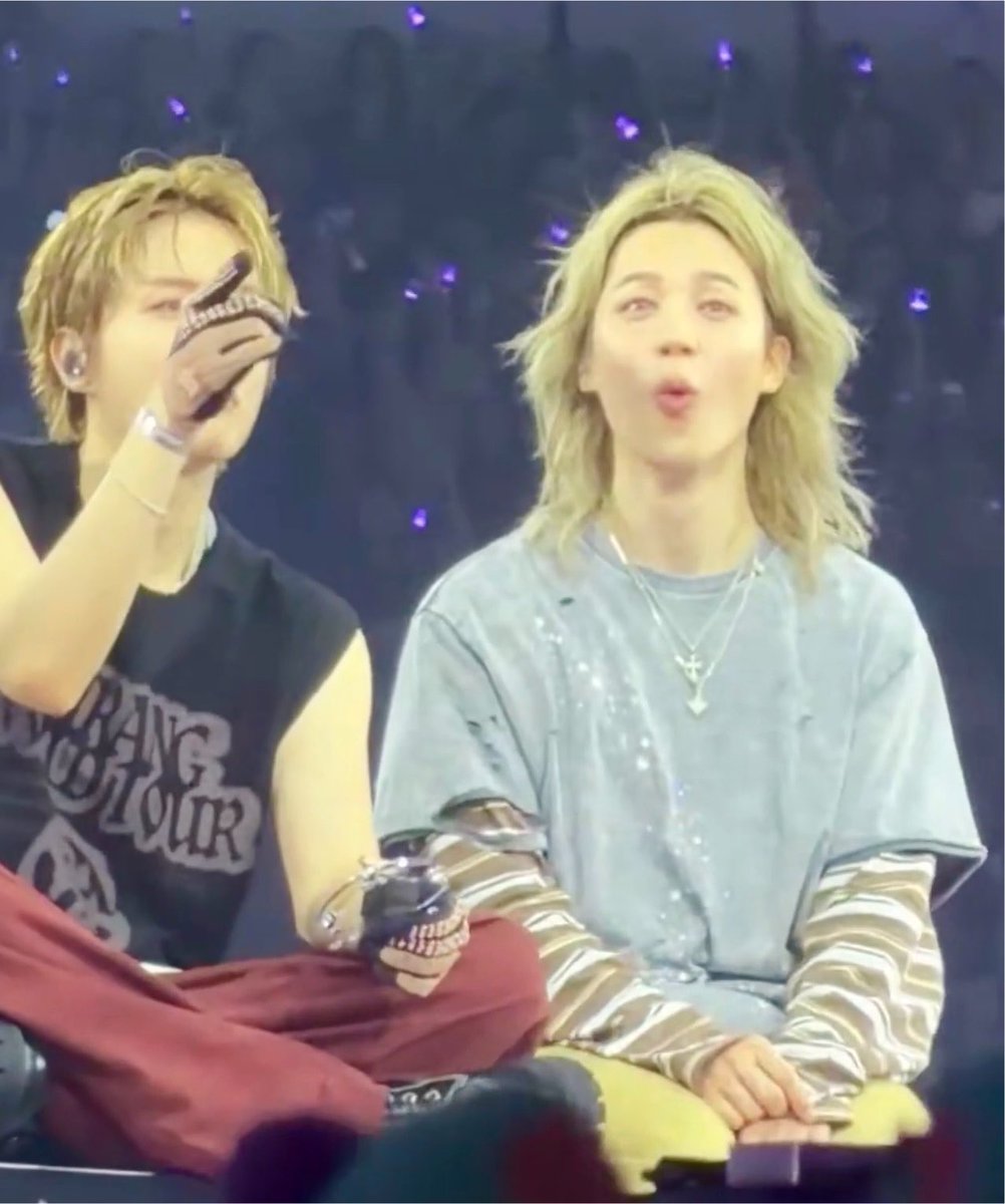 CalicoCat13_13's tweet photo. 😭 … Jimin literally this emoji  „😯“ https://t.co/WTMNDWXBw0 https://t.co/qwA8o66PsX