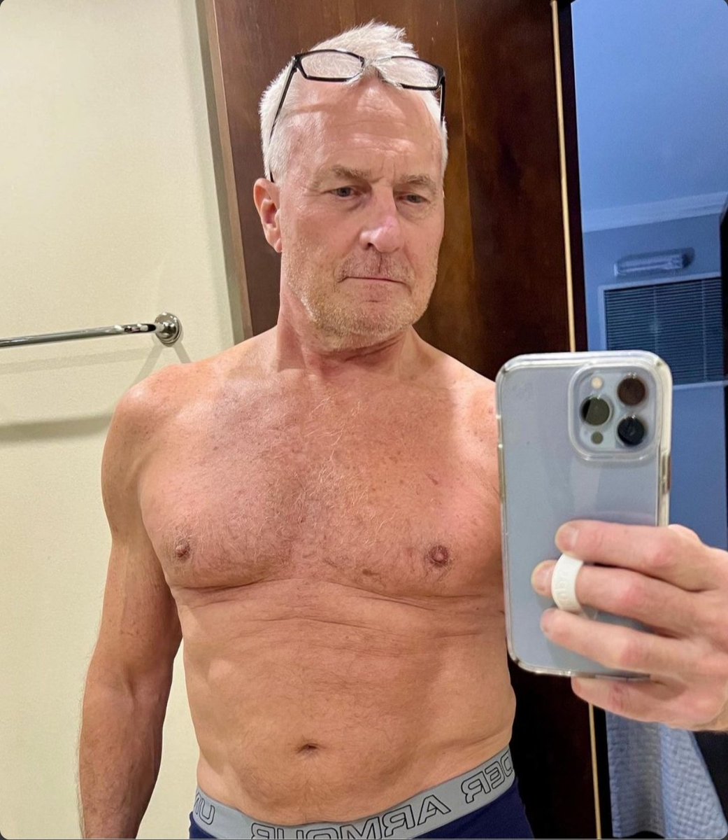 NovemberMan_69's tweet photo. Andre Moreau daddy mmmm🥵🔥🍆😋 https://t.co/ZQvf2VEcZN