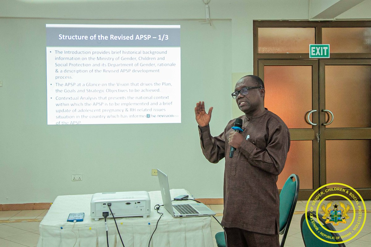 MoGCSP_Ghana's tweet photo. @MoGCSP_Ghana, in partnership with @UNFPAGhana, convened a stakeholder coordination meeting to strengthen #collaboration for the rollout of the Revised #AdolescentPregnancy Strategy 2026–2030. https://t.co/ZloBhML67b