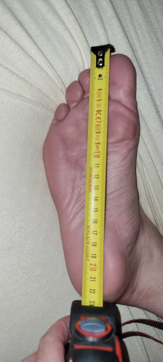 NV115fr's tweet photo. Quelle pointure font tes pieds ?
What shoe size are your feet?
#odorante 🤢#pieds  #feet https://t.co/serEnM3d8P