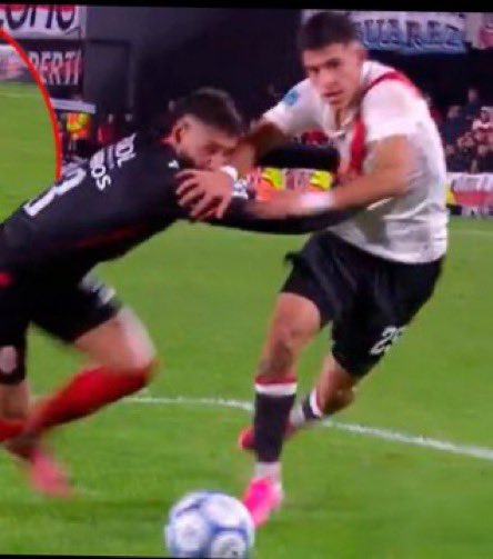 maxpugliese92's tweet photo. 🚨‼️ Pablo Echavarría, mismo arbitro que No cobró el penal a Pereyra, será el VAR en el partido de River el próximo domingo.

ℹ️ @MedioRiver https://t.co/75SHBaNOyT