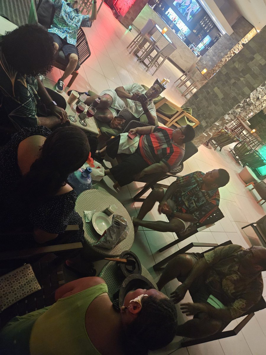 BulouLaveta's tweet photo. December Dump!
#Family
#Teambonding 
#HolidayFun https://t.co/rrPoPbHYU2