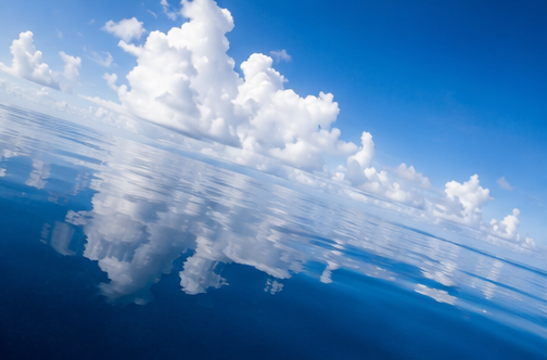 Divemaster_hyde's tweet photo. 海が空を映して、朝の境界線が消えていく。

#癒し #海のある暮らし #水中世界 #静寂 #diving #oceantherapy https://t.co/1xwZoMfGMI