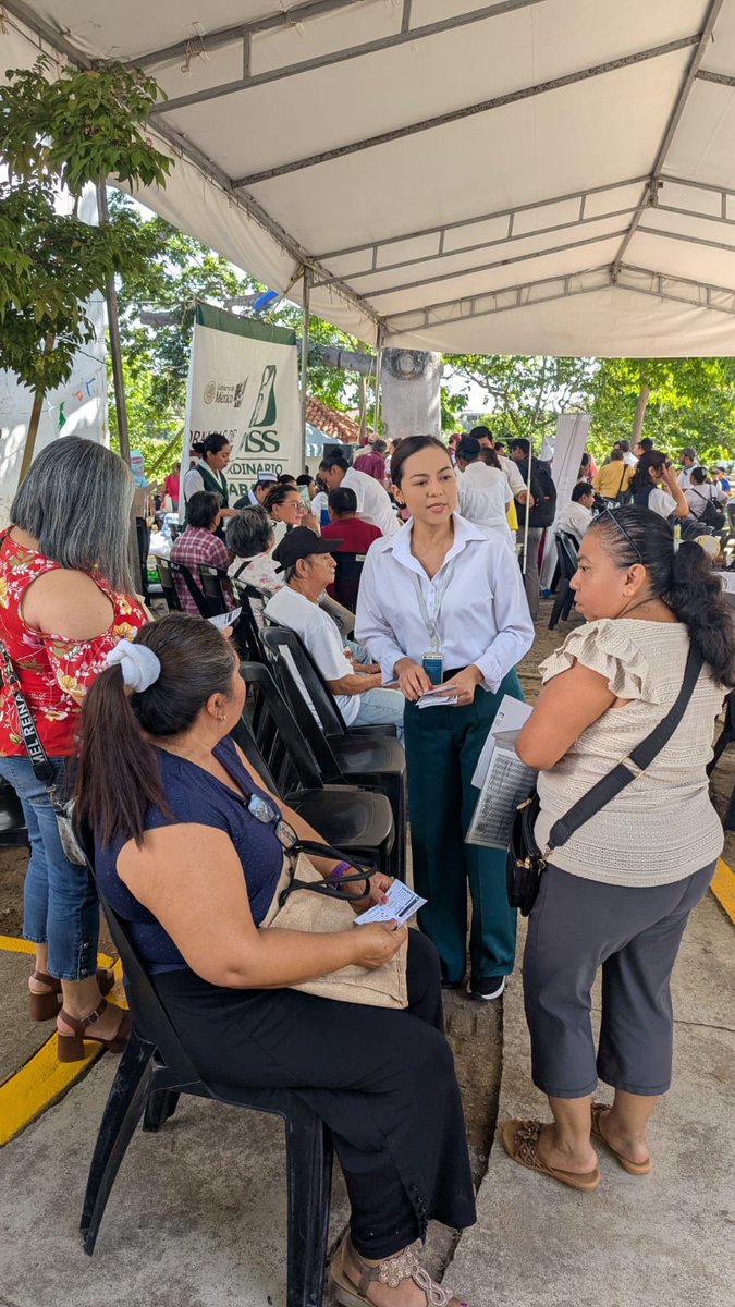 CECAMETTab's tweet photo. Este 11 de agosto, la CECAMET instaló un Módulo Itinerante en el Parque “El Jícaro”, de la colonia Nueva Villahermosa, como parte de las Jornadas de Paz.
Durante esta jornada, acercamos a la ciudadanía información sobre los servicios gratuitos, imparciales y confidenciales. https://t.co/aI6G87yzST