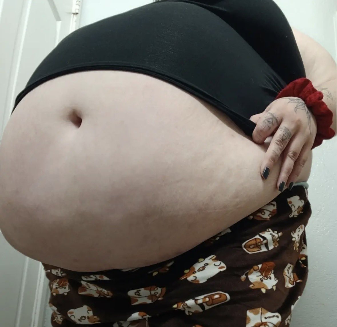 squishyamy001's tweet photo. Bloated asf 🐷 

#bloated #bbw #bellylover #ssbbw #fatbelly #fat #feedee #bloating #stuffing #belly #pregnant https://t.co/BrkkL0B3GT