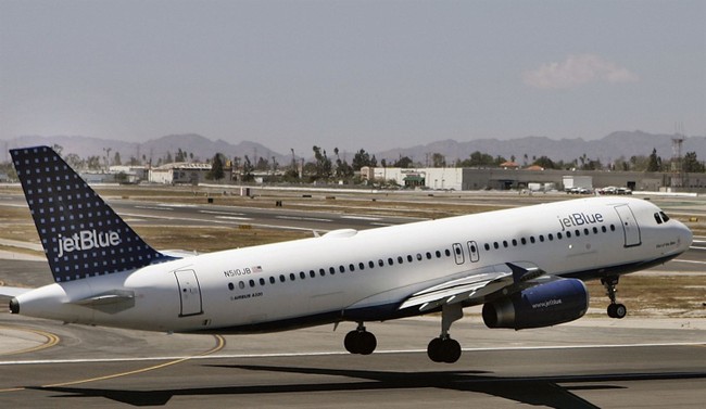 jimbotrump's tweet photo. Airlines Are Interfering With ICE Arrests at Airports https://t.co/5o4fY3LS6S #Airlines #ICE #AirportSecurity #NationalSecurity #FederalLaw https://t.co/MFBeINRtwZ