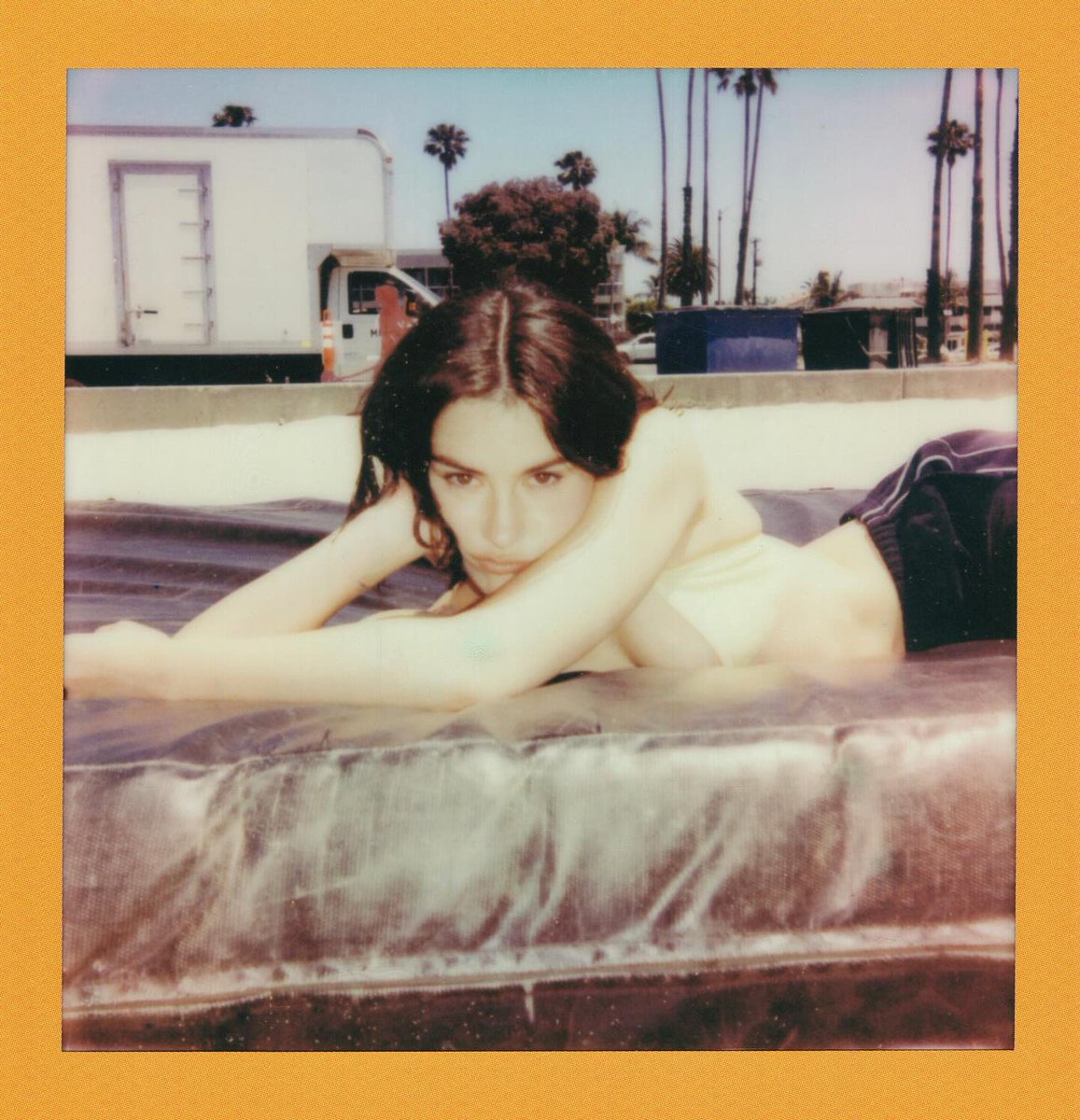 gracieshq's tweet photo. See you back here every August 💛 #ILoveYouImSorry https://t.co/BVB6Qpcm7D https://t.co/T8PvXkQXOR