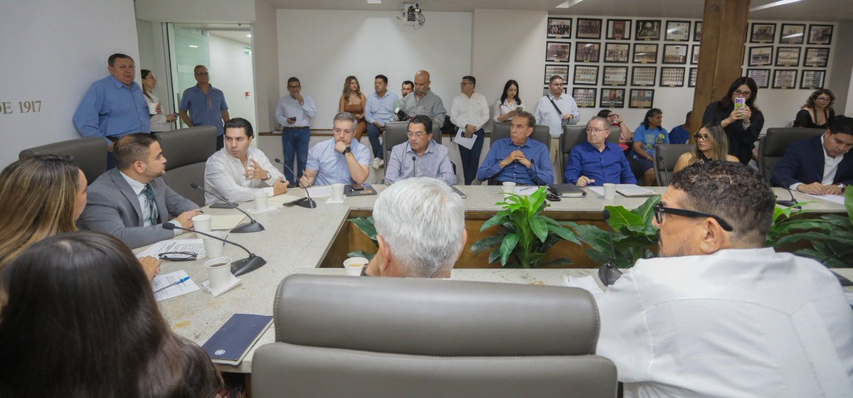 CongresoSon's tweet photo. 📣Para evitar que víctimas de delitos paguen por el resguardo de sus vehículos asegurados durante investigaciones penales, la Comisión de Justicia y Derechos Humanos socializó una reforma a la Ley Orgánica de la Fiscalía General de Justicia. https://t.co/FfxBDq2q9P