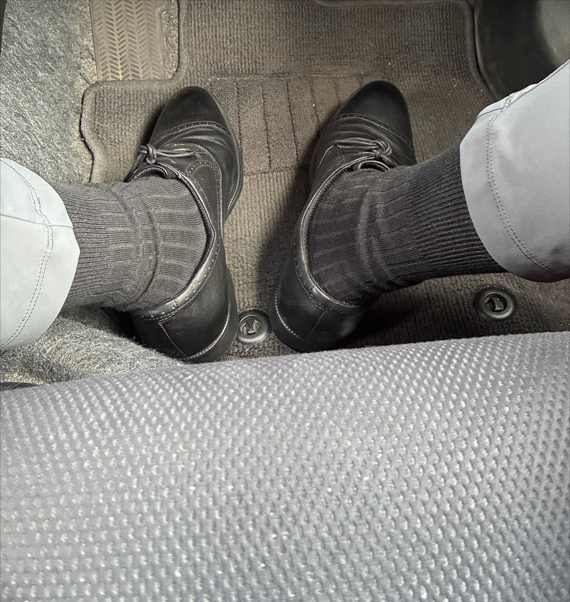 gay_tightsocks's tweet photo. #mensocks #blacksocks https://t.co/MR9ofcs9Ud